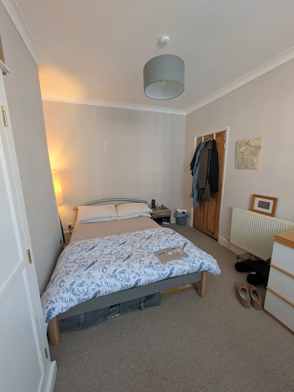 Room Hayward Road in Bristol