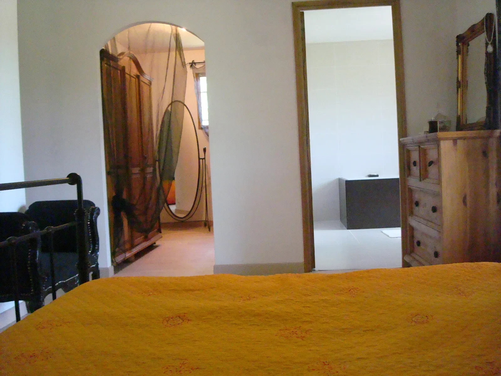 Room Chemin des Peyrouses in Le Teil