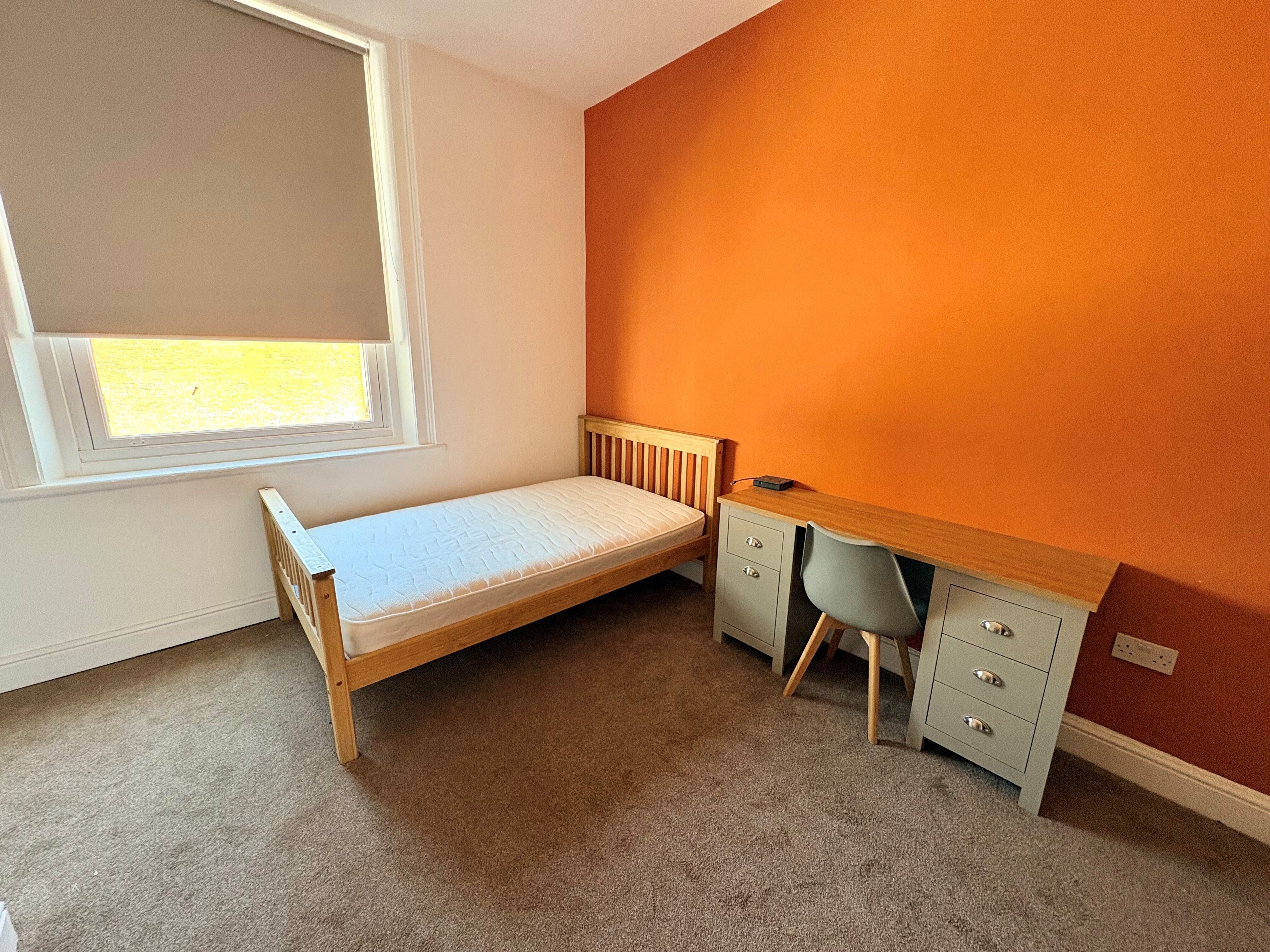 Room Ormskirk Street in St Helens