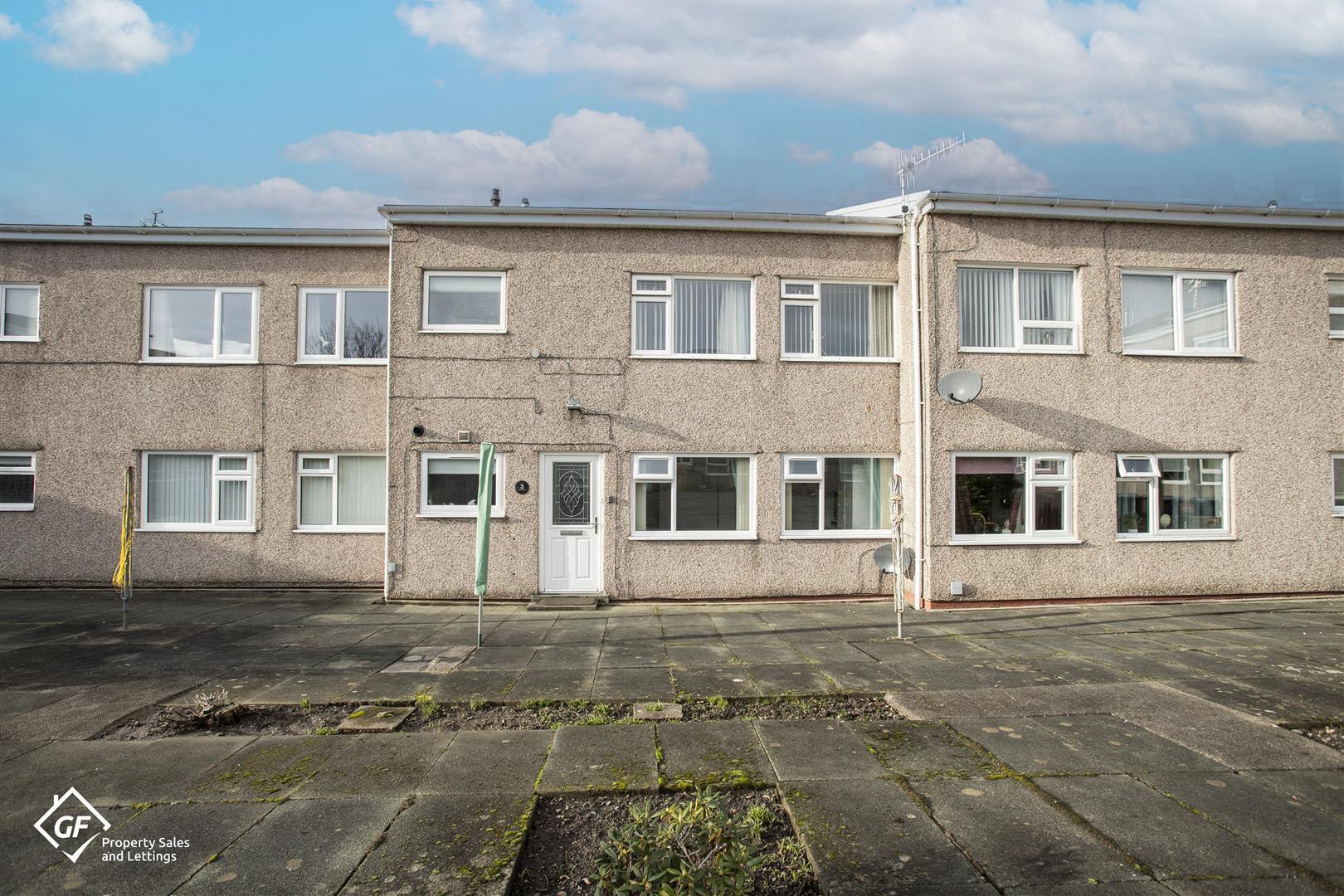 Flat Old Hall Close in Lancaster