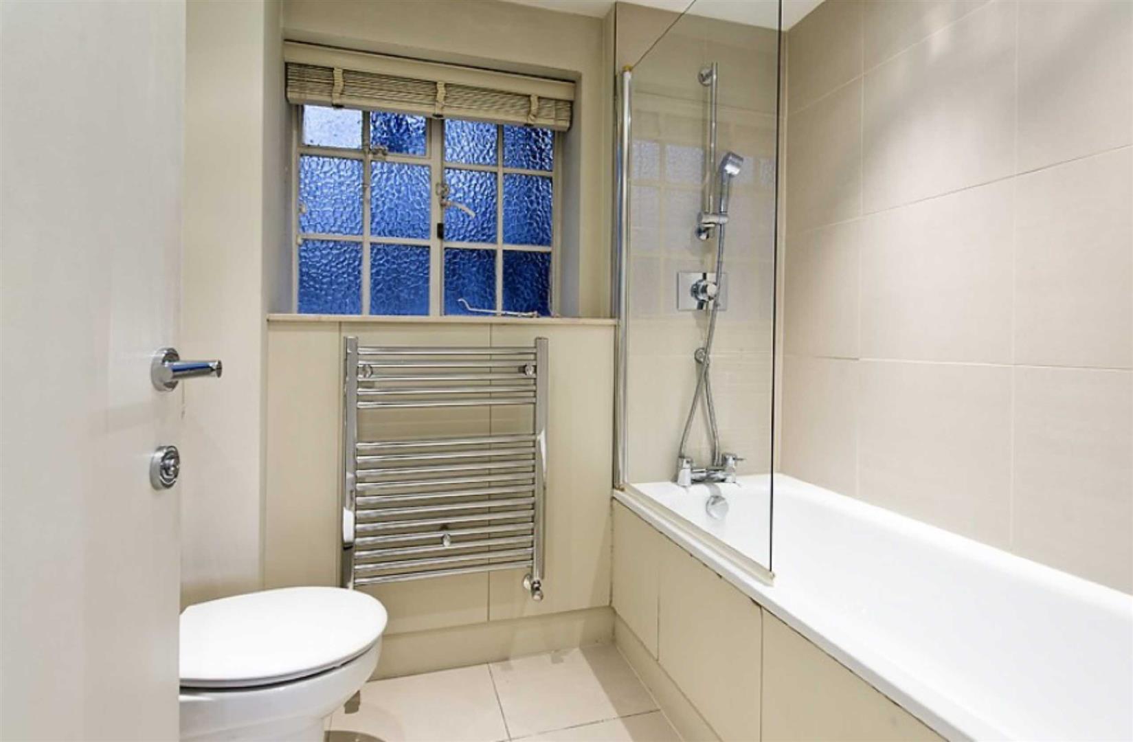 Flat Fulham Road in Greater London