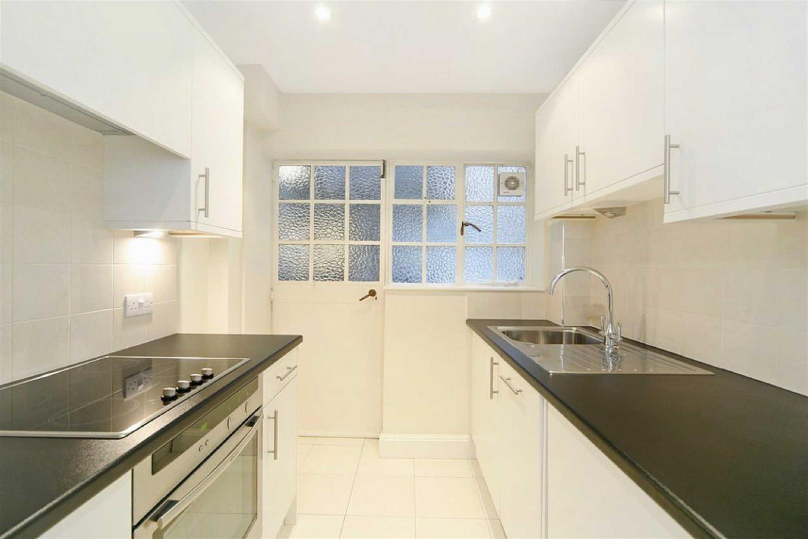 Flat Fulham Road in Greater London