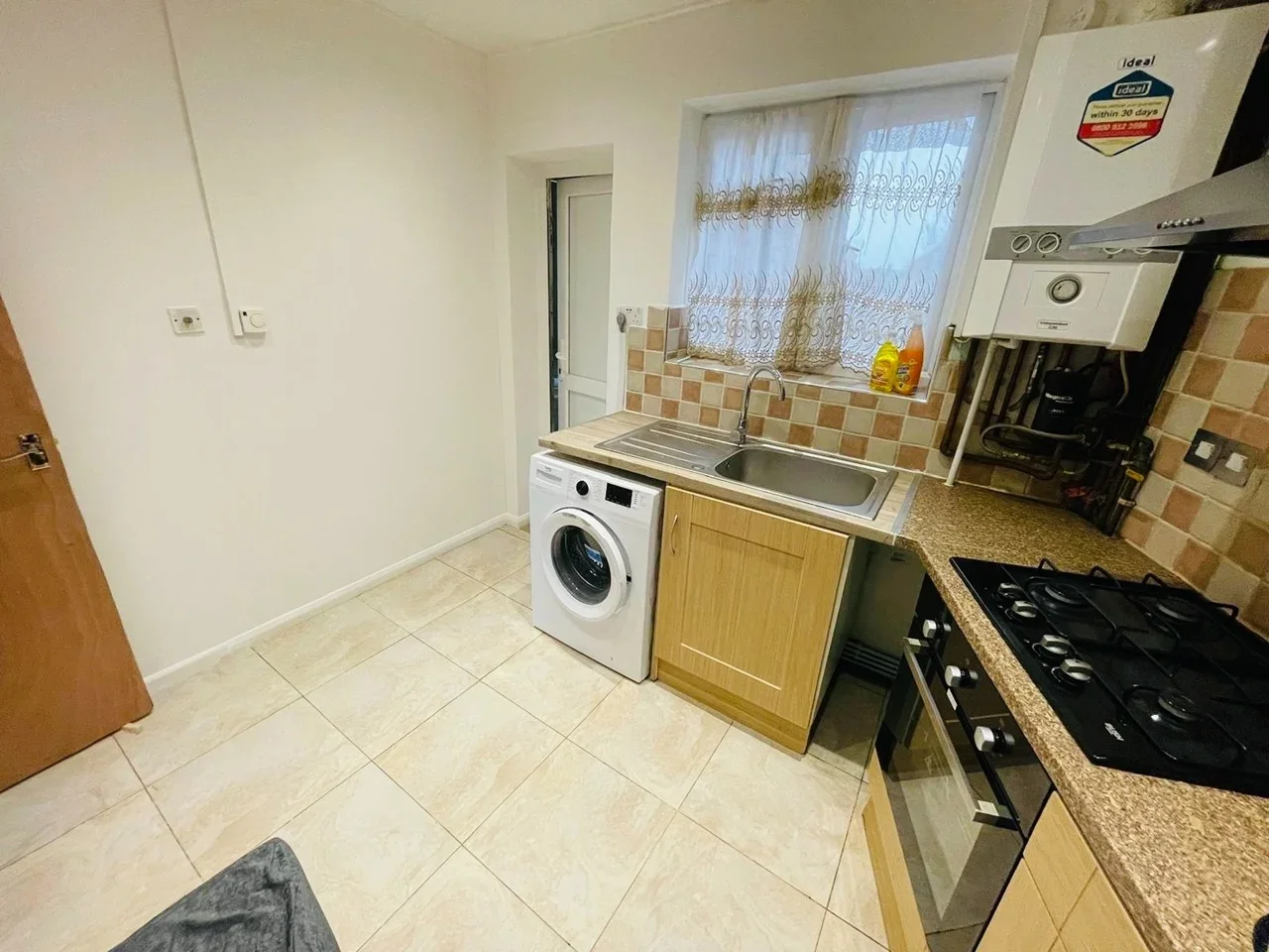 Flat Hertford Road in Greater London
