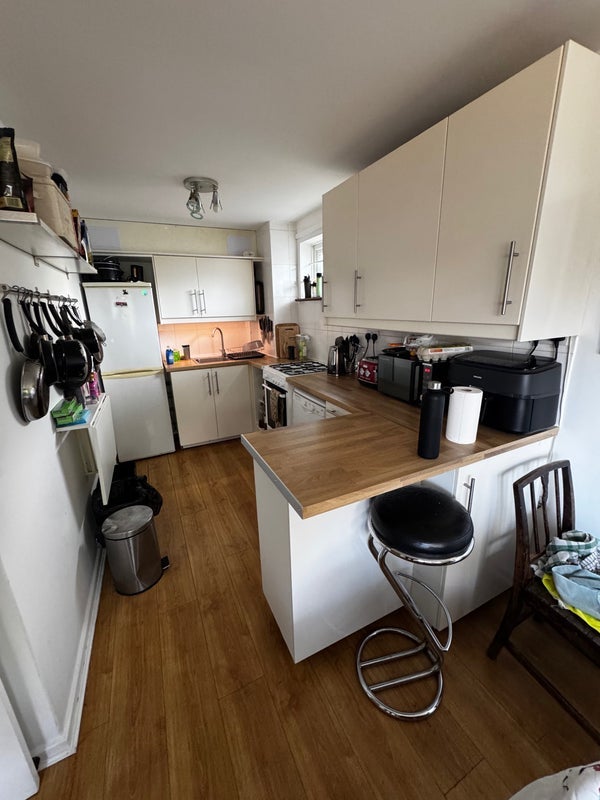 Room Corry Drive in Greater London