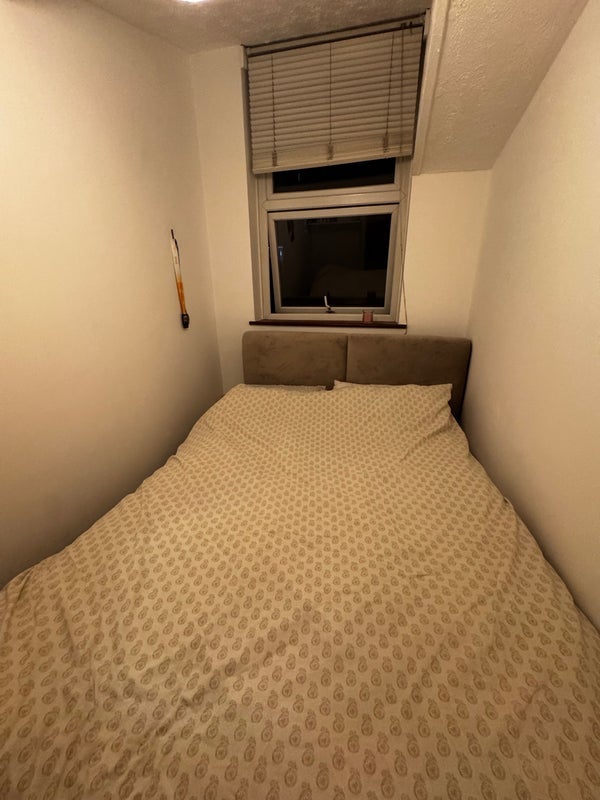 Room Corry Drive in Greater London