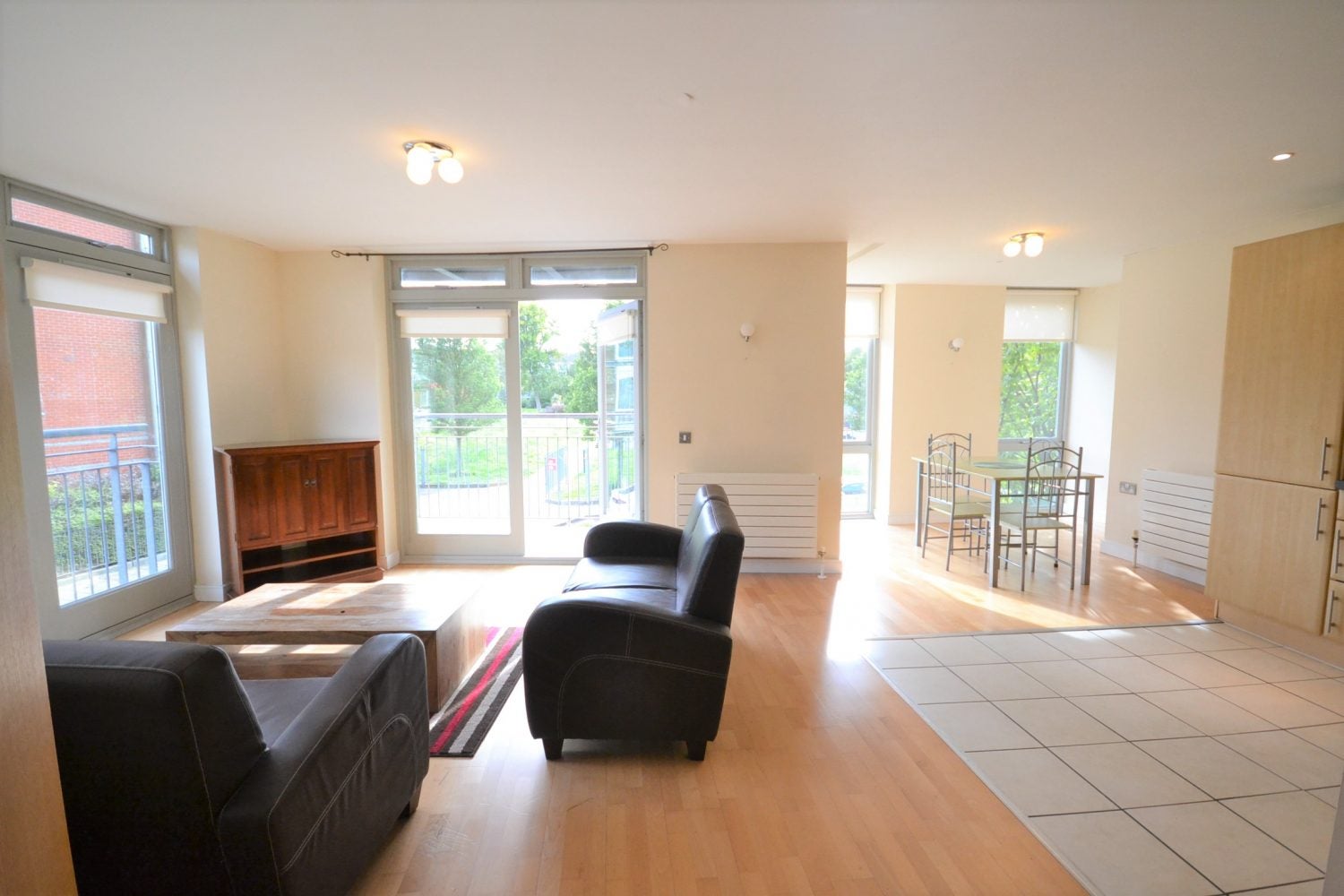 Flat Hunt Close in London