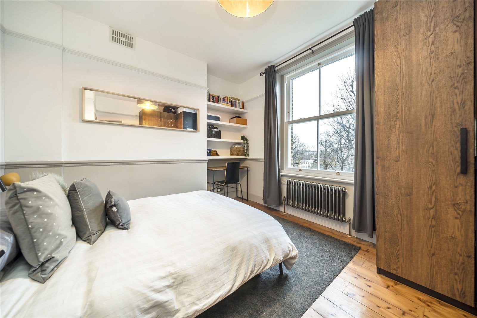 Flat Tyrwhitt Road in Greater London