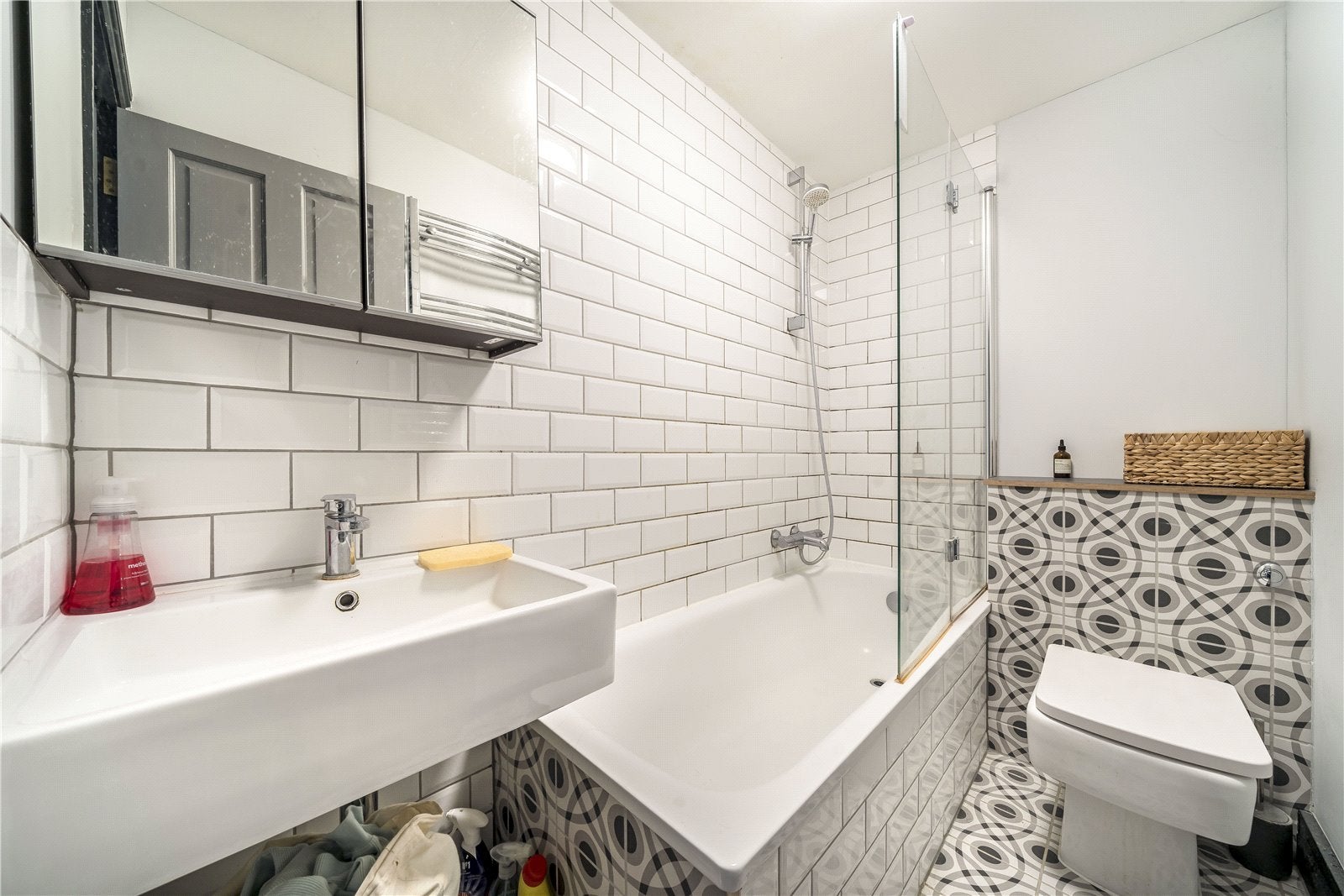 Flat Tyrwhitt Road in Greater London