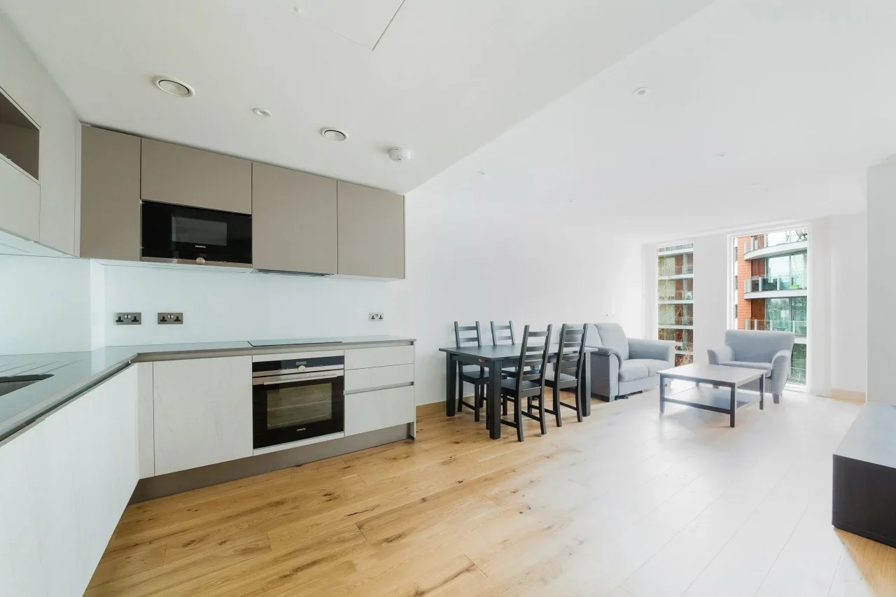 Flat Hermitage Street in City of Westminster