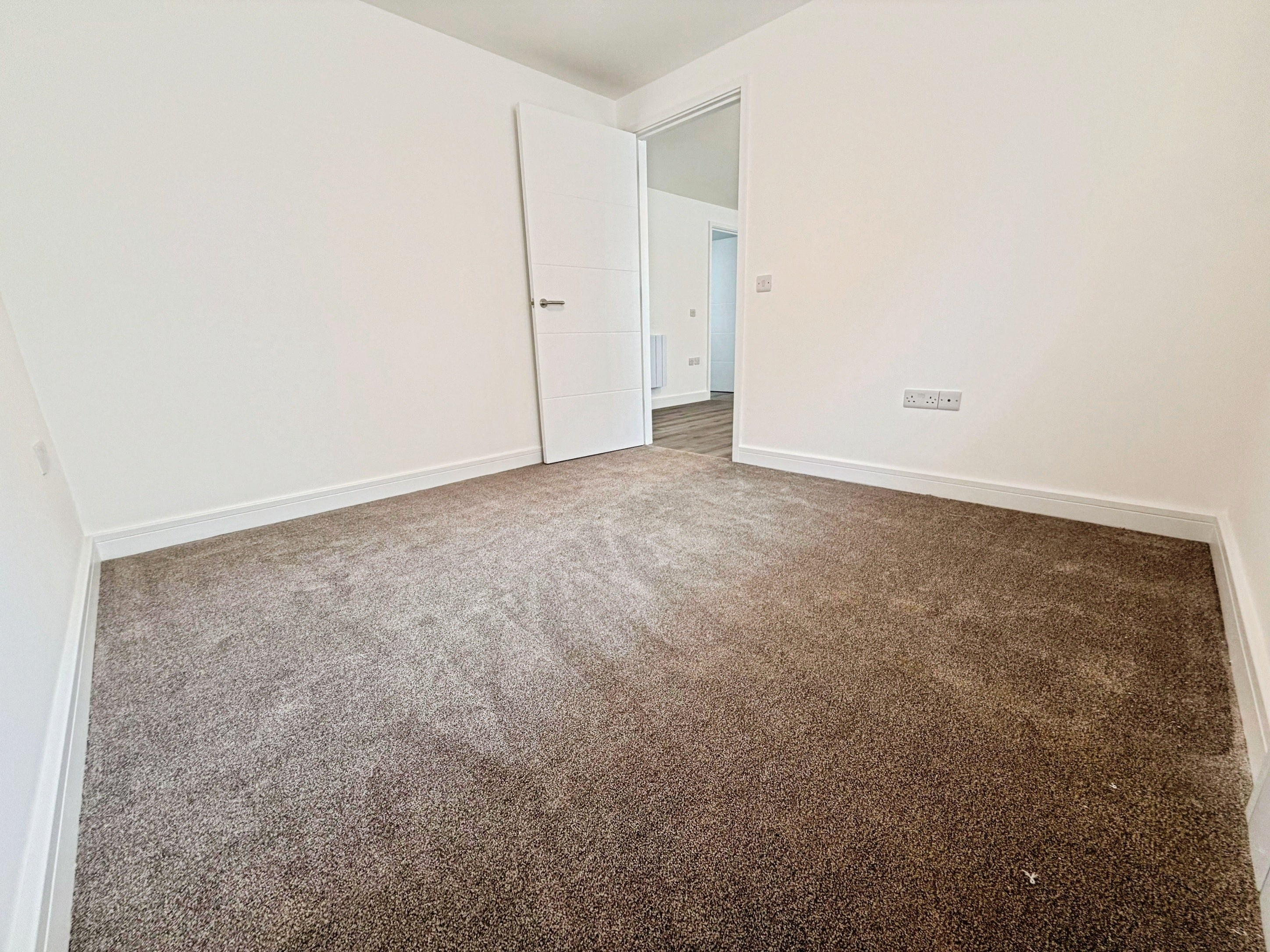 Flat Flamborough Close in Peterborough