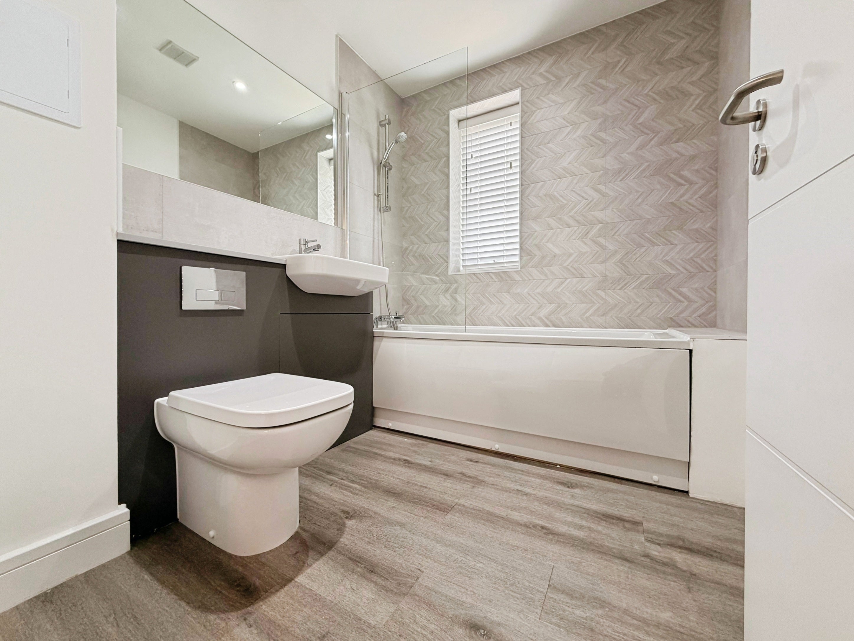 Flat Flamborough Close in Peterborough