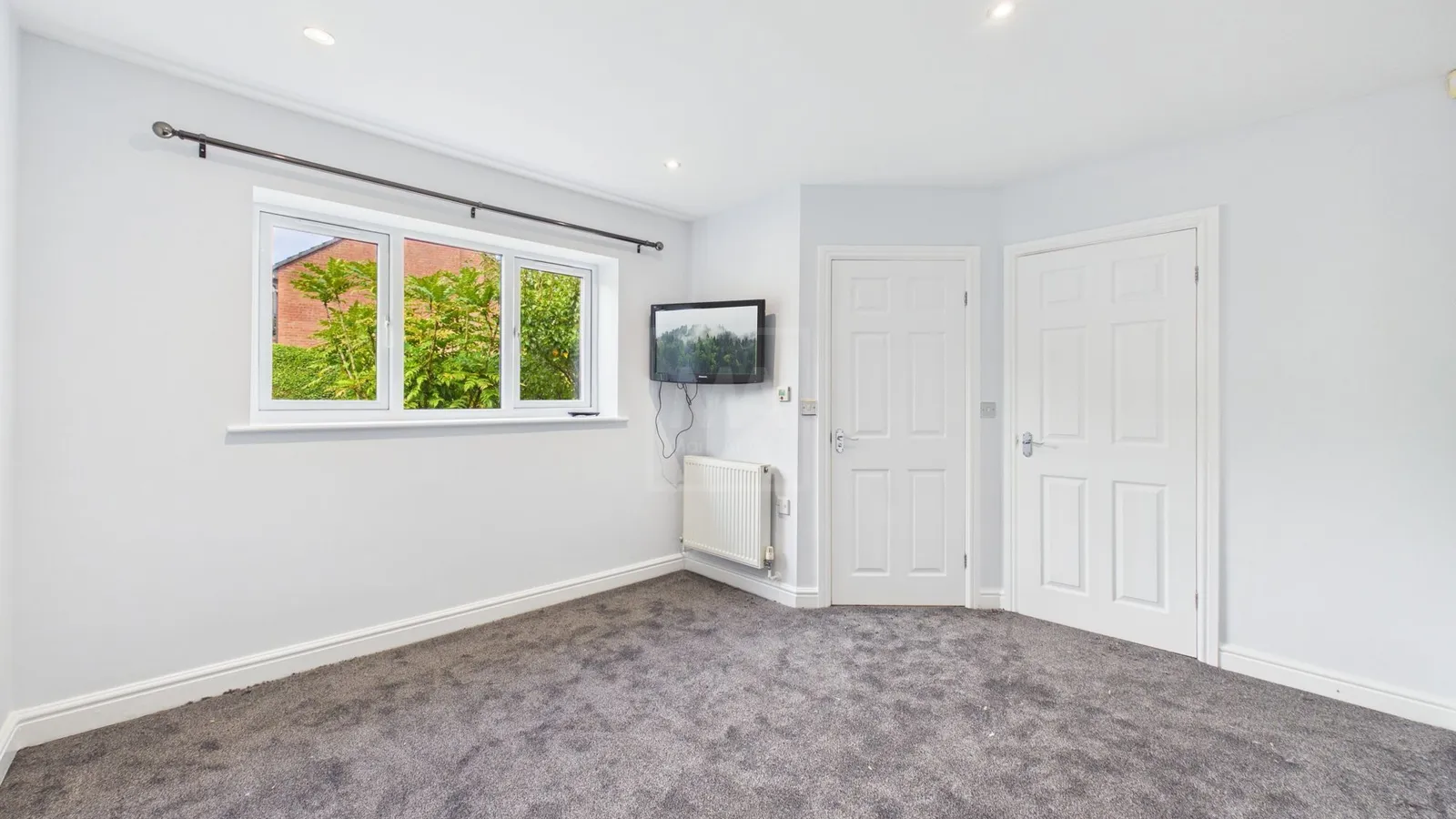 House Rockingham Close in Birchwood