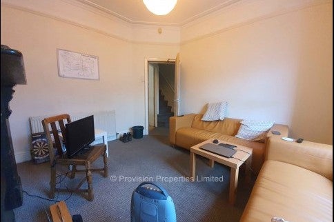 Flat Walmsley Road in Leeds