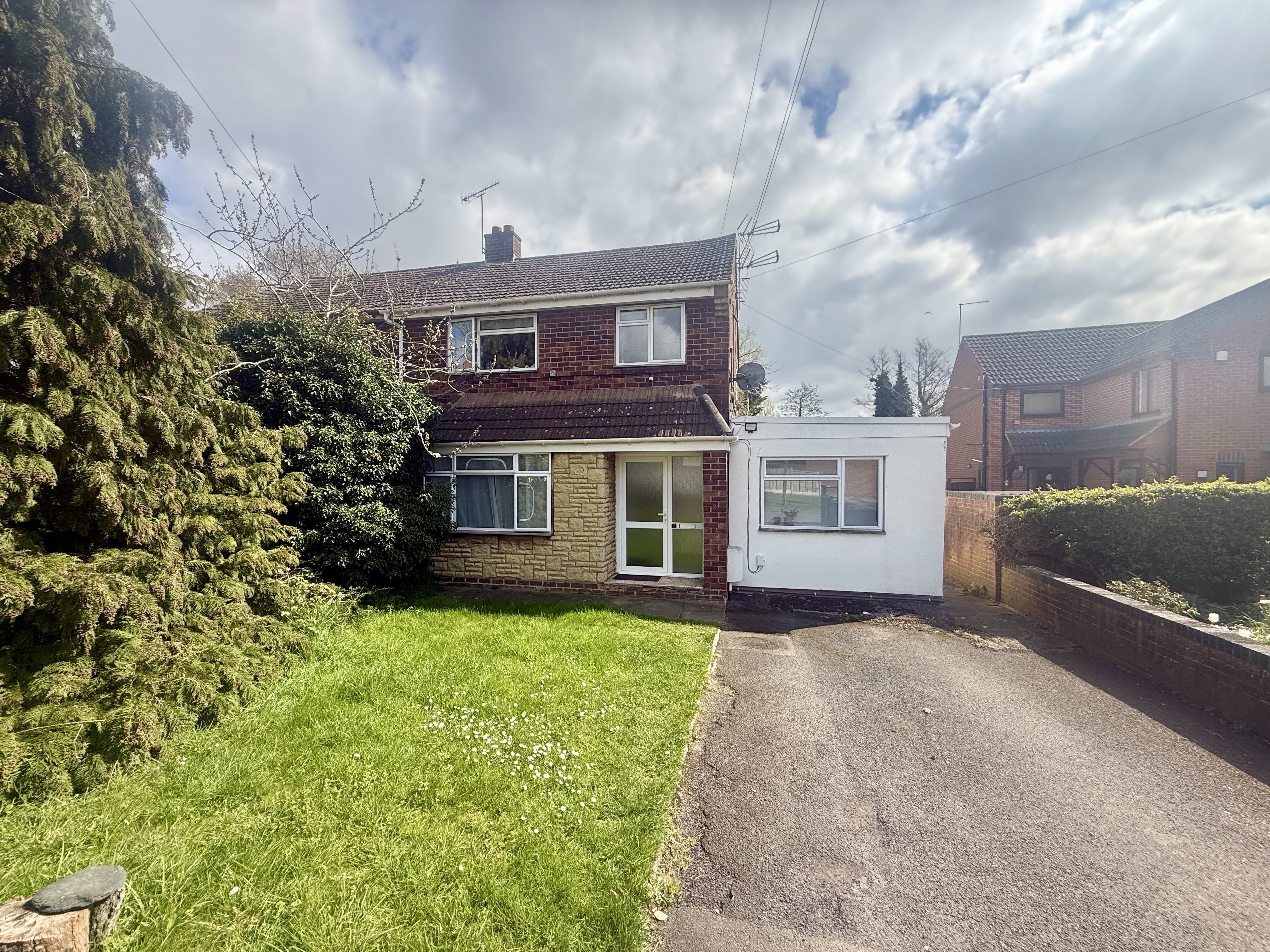 Flat Greenacres Road in Worcester
