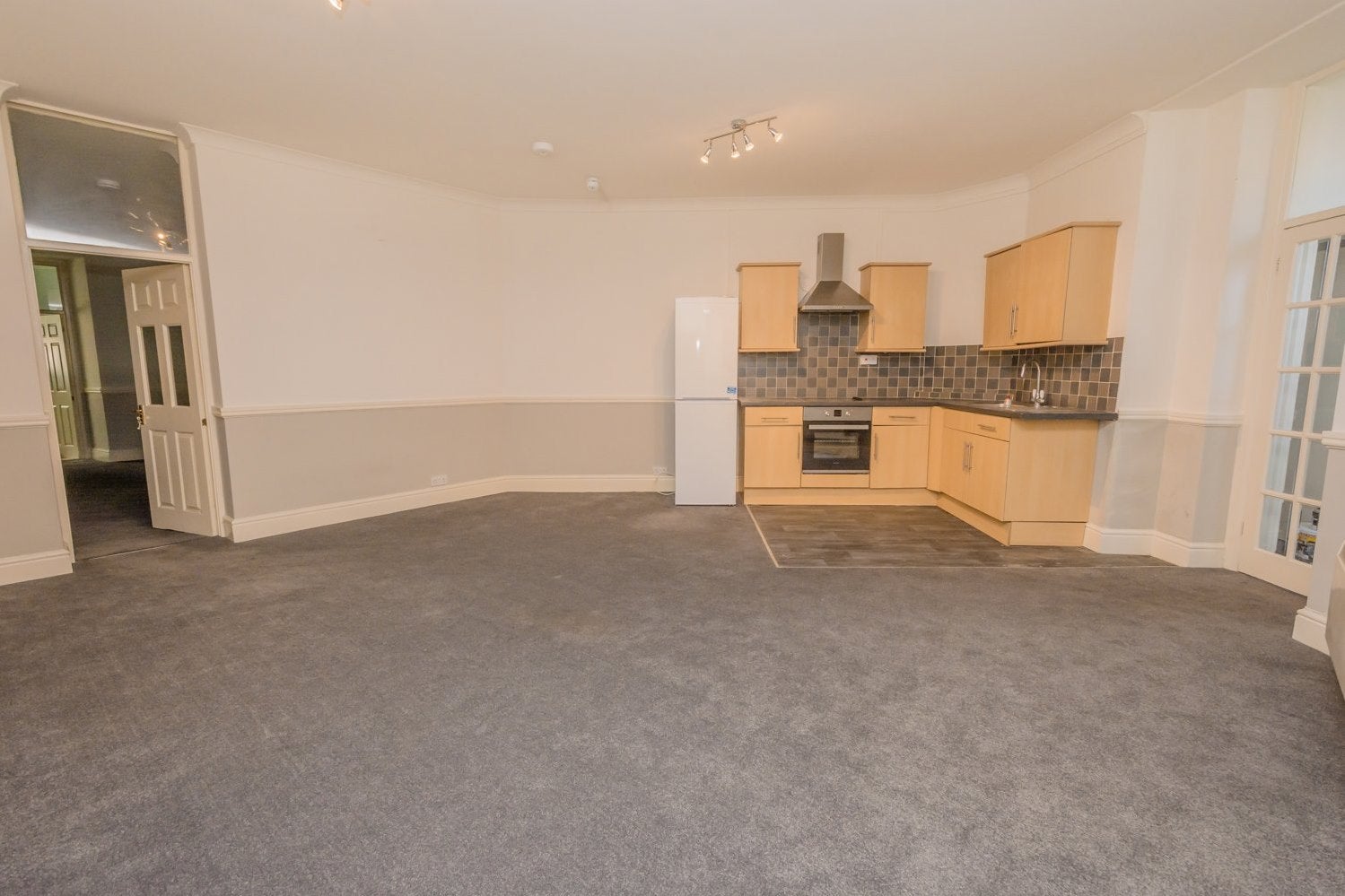 Flat Grand Parade in Bath