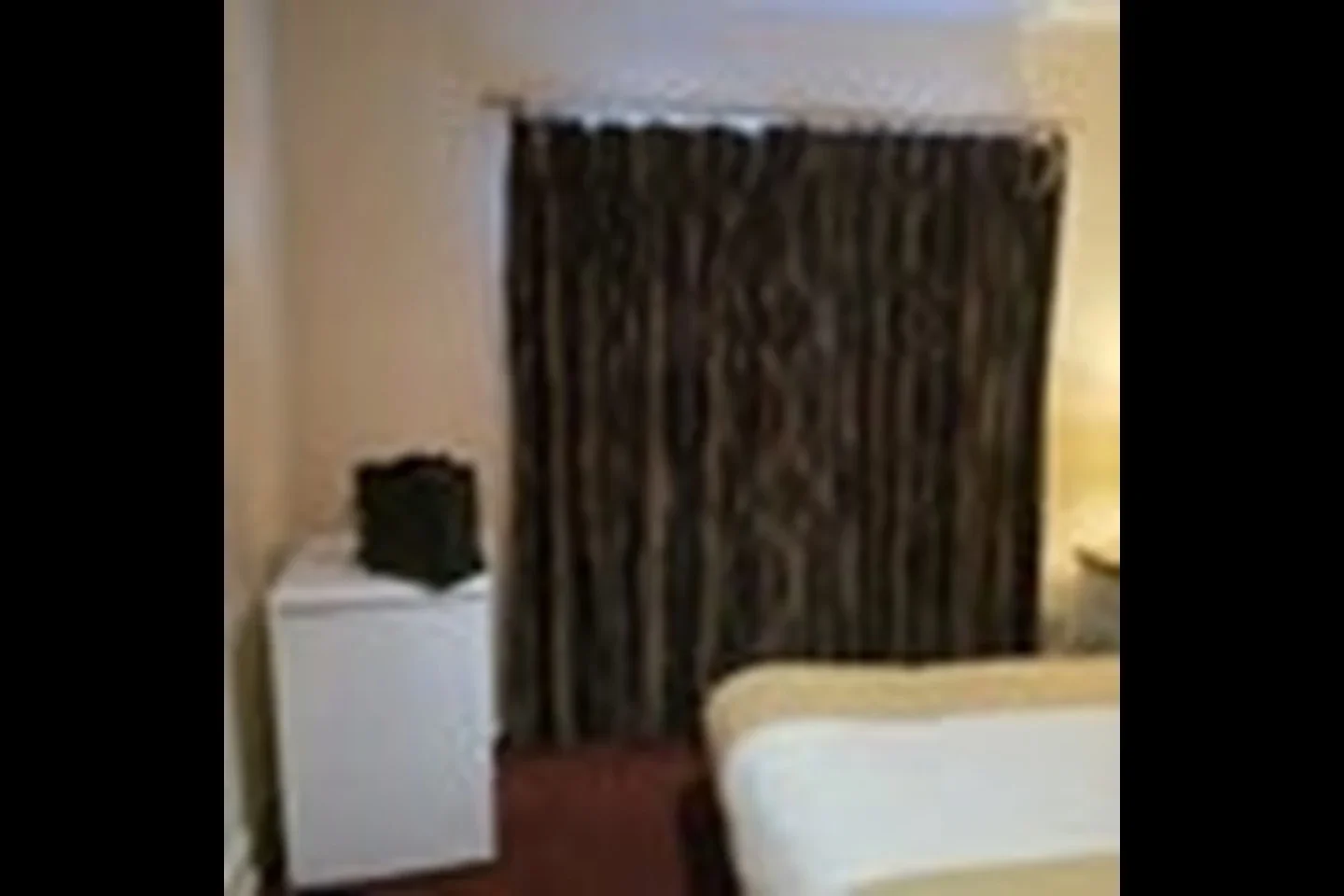 Room Lower Road in Greater London