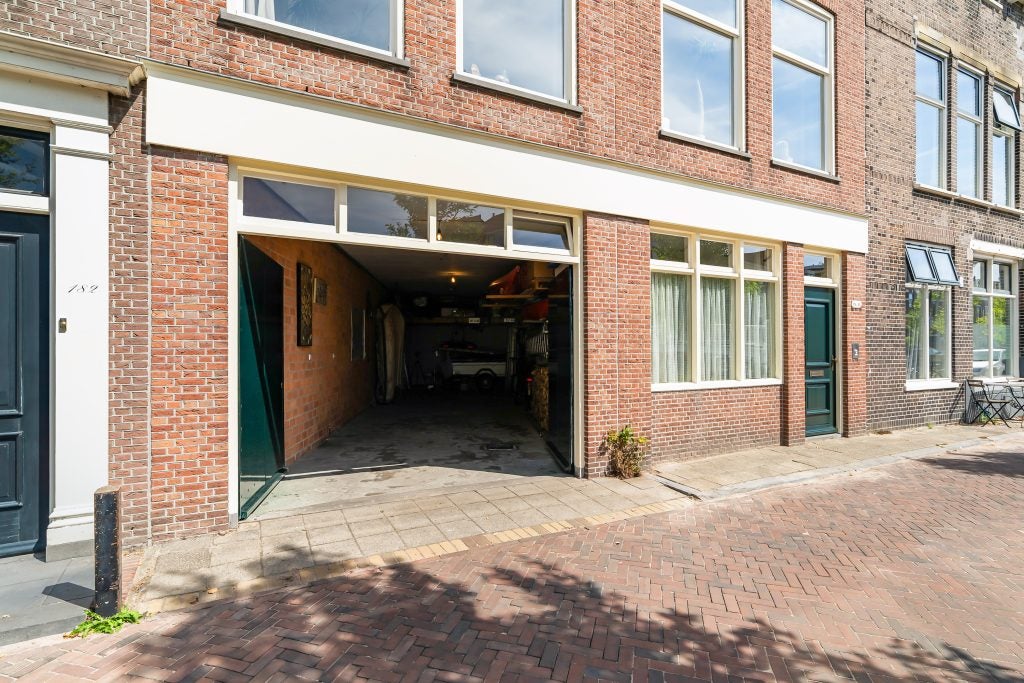 Hoekwoning te koop: Oosteinde 178, Delft