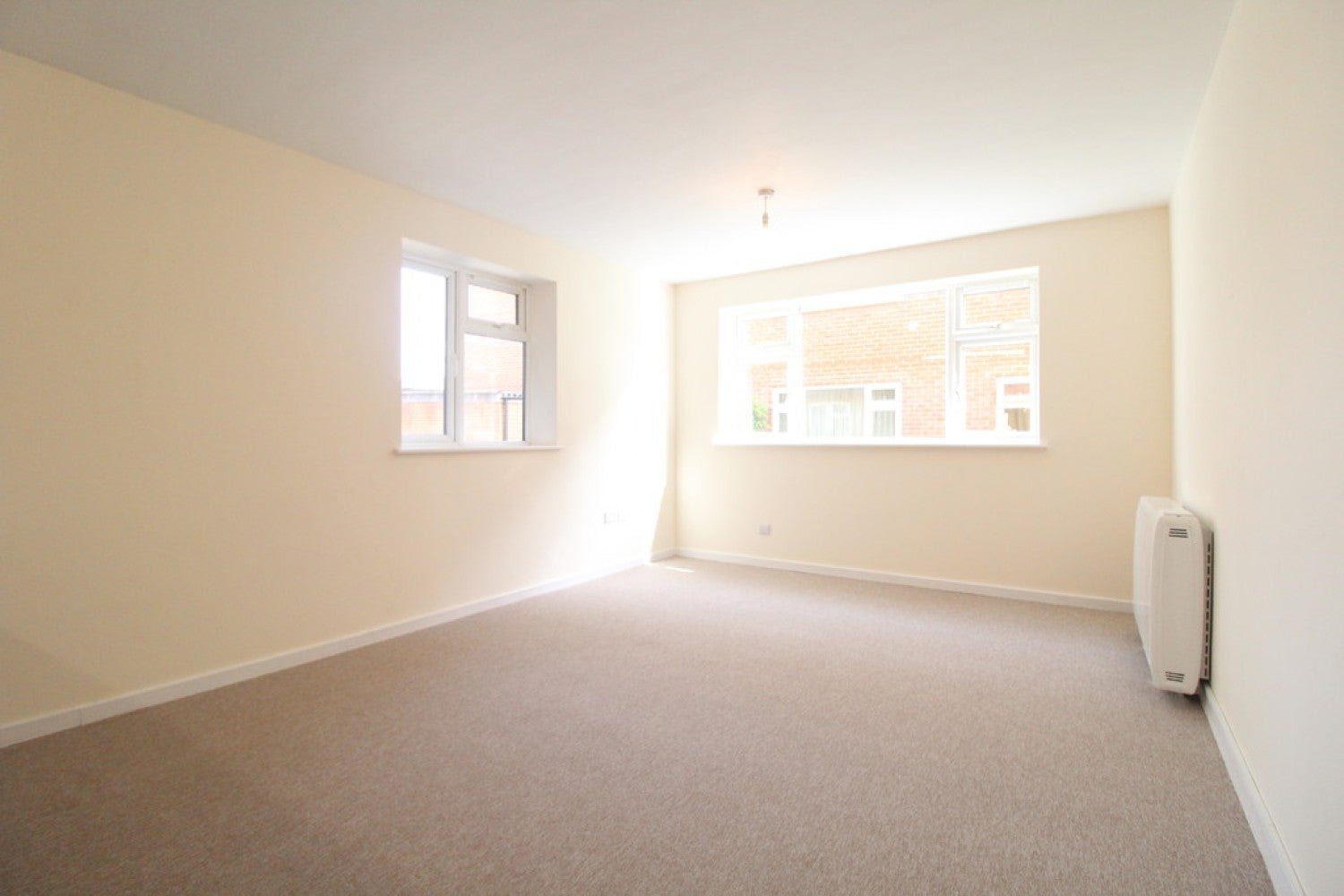 Flat Heathfield Grove in Nottingham