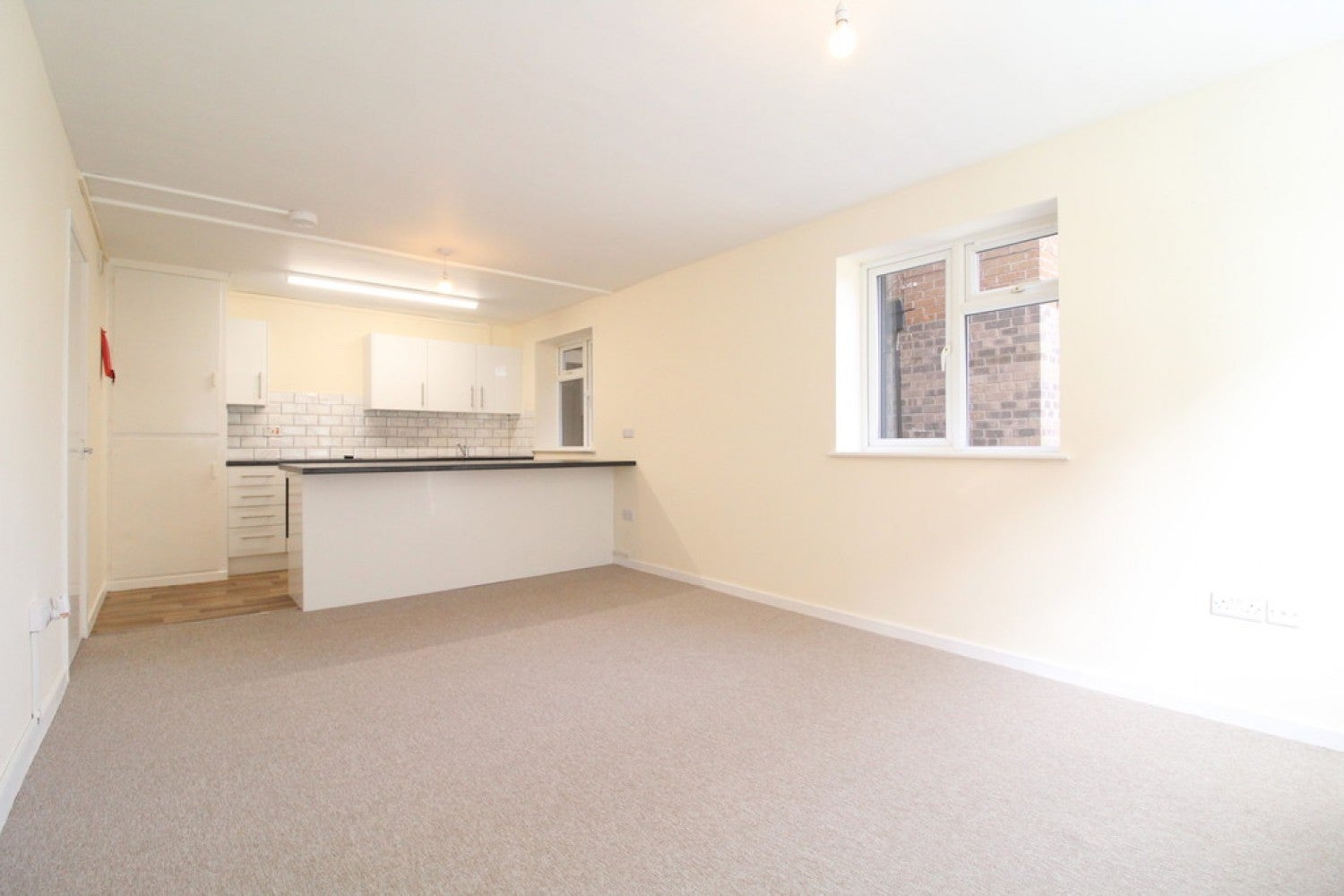 Flat Heathfield Grove in Nottingham
