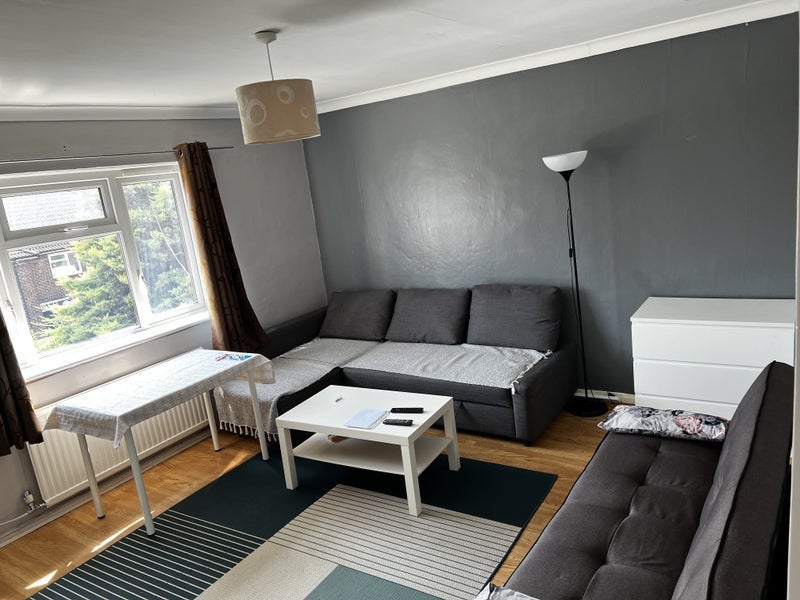Room Ravenscourt Road in Greater London