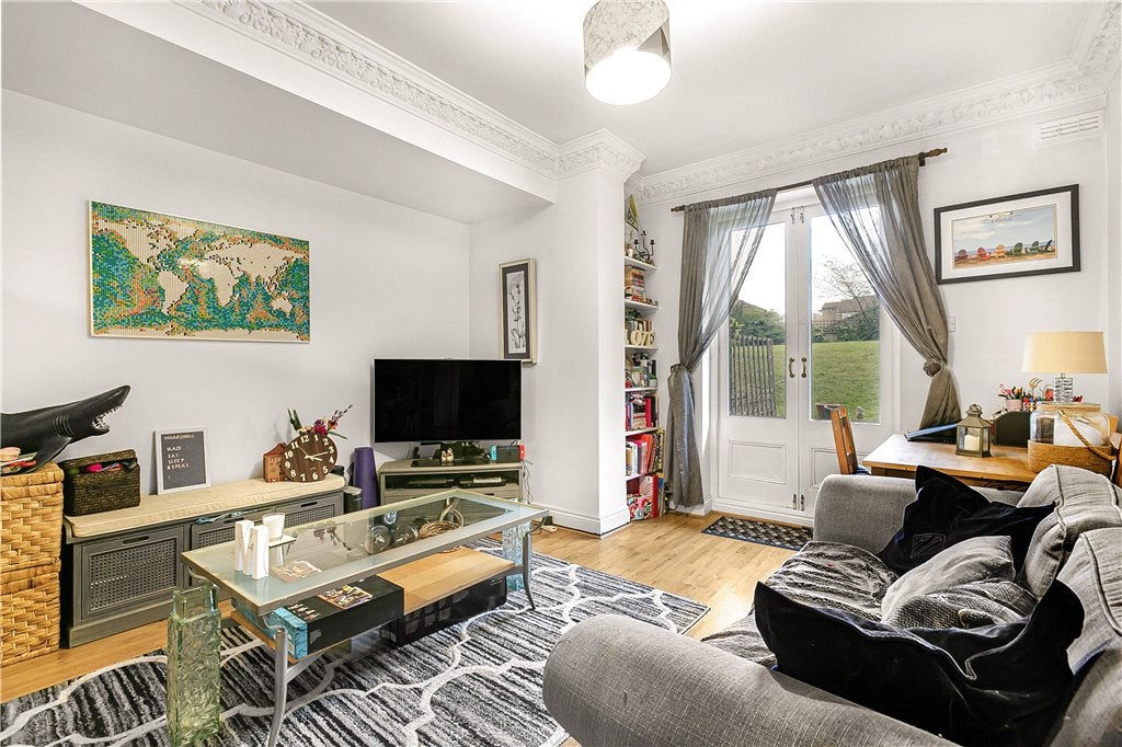 Flat Putney Hill in Greater London