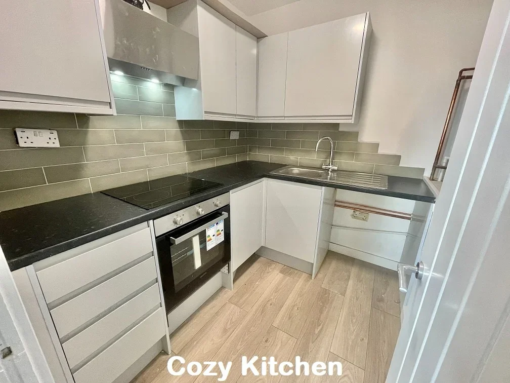 Flat Blenheim Road in Greater London