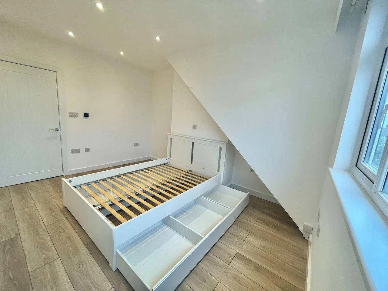 Flat Blenheim Road in Greater London