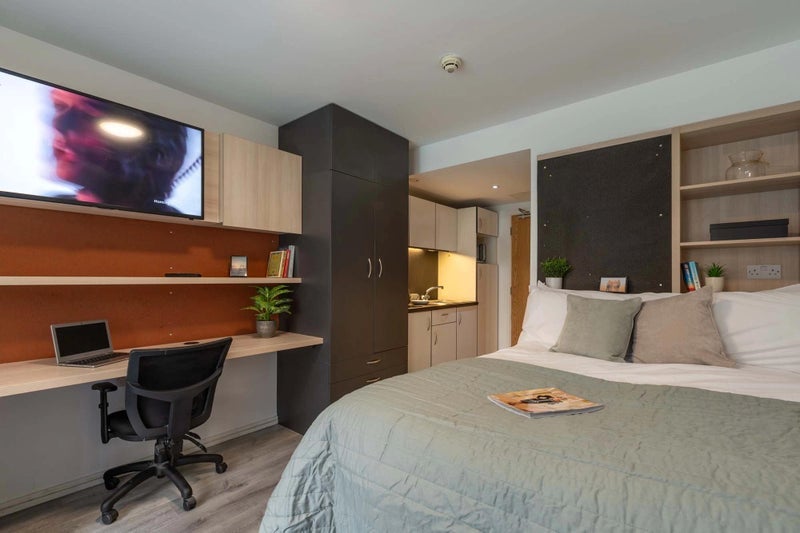 Room Victoria Road in Greater London