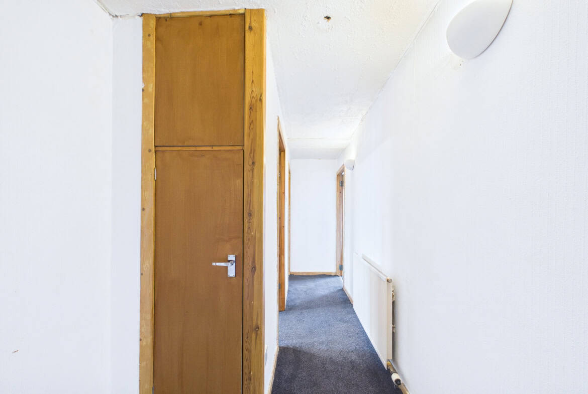 Flat Waulking Mill Road in Faifley
