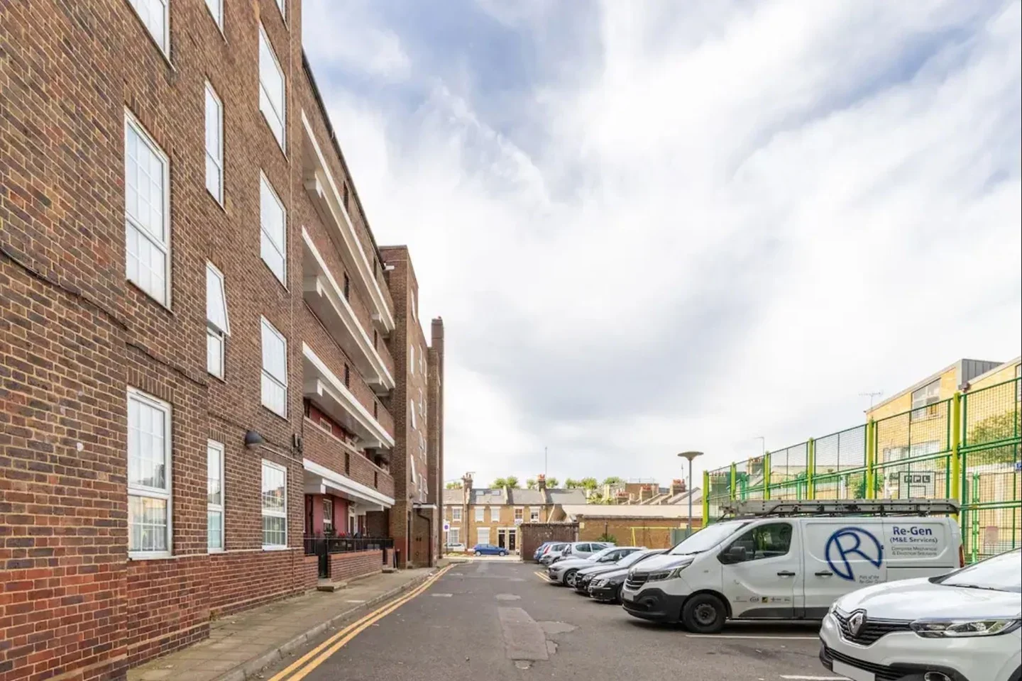 Flat Eastney Street in Greater London