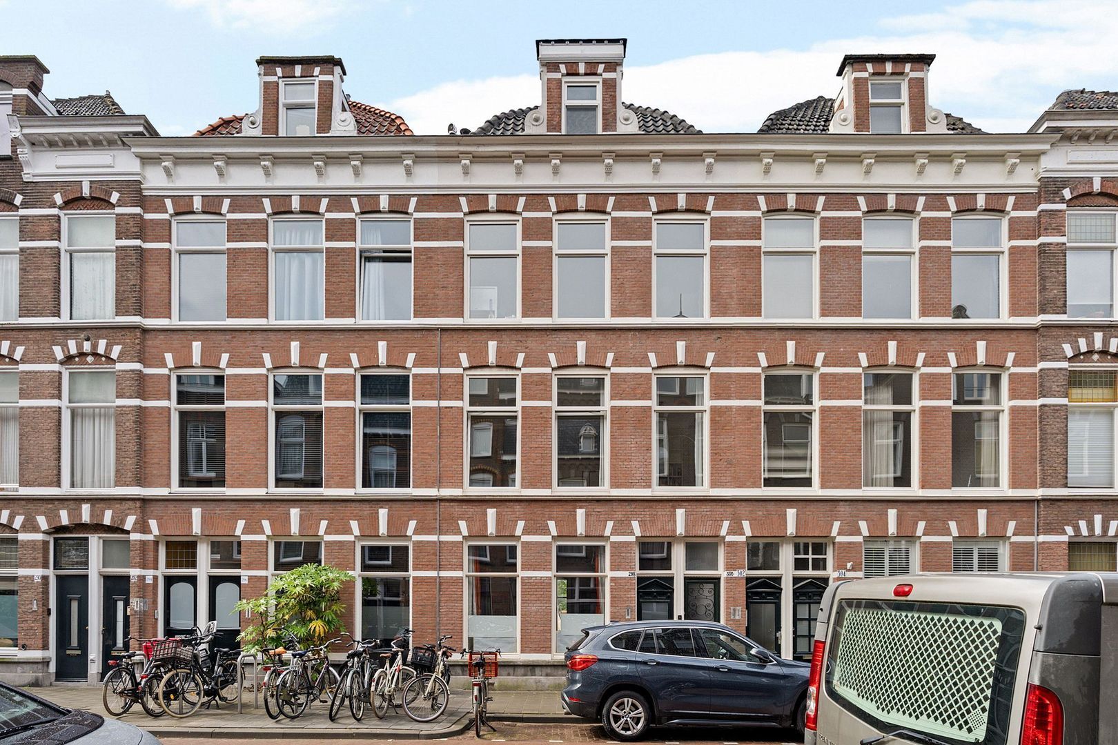 Appartement Obrechtstraat 300 in Den Haag