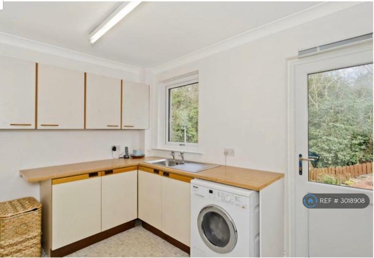 Room Woodfield Avenue in City of Edinburgh