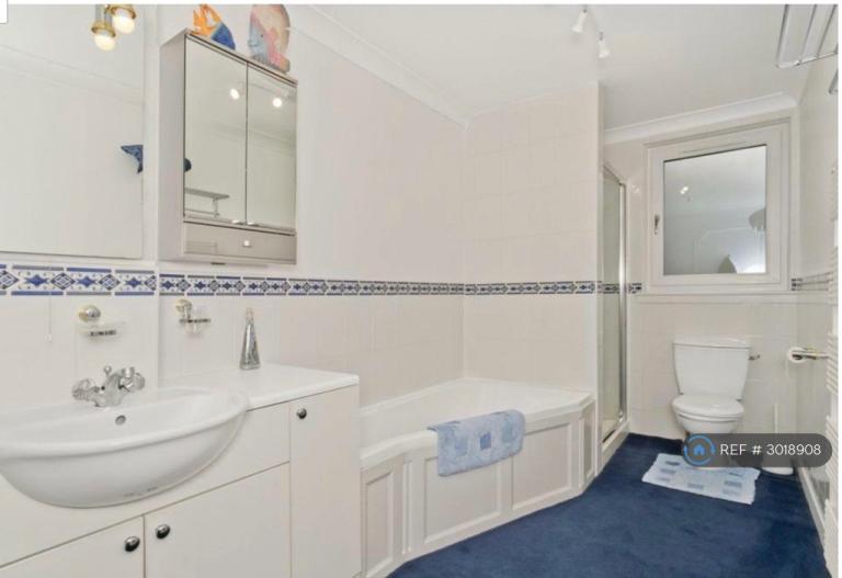 Room Woodfield Avenue in City of Edinburgh