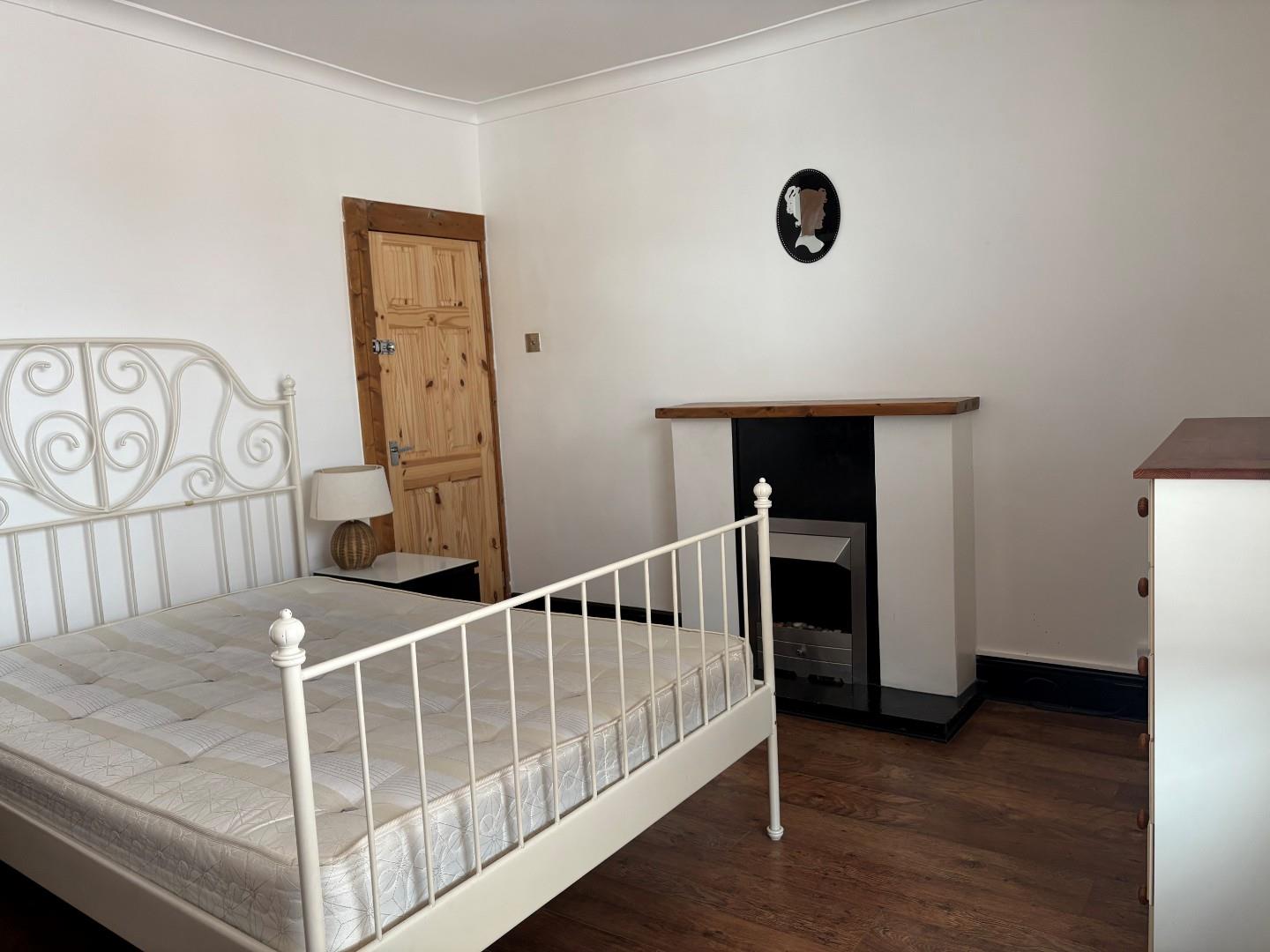 Room Clive Road in Portsmouth