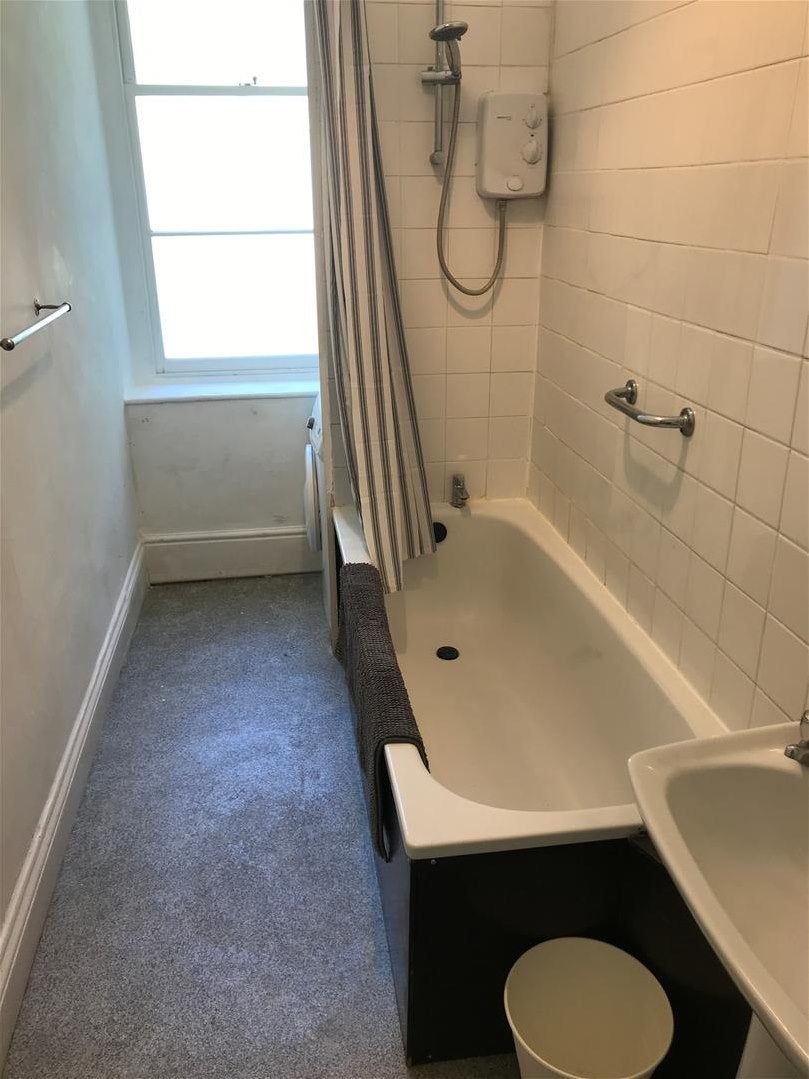 Flat Goldney Road in Bristol