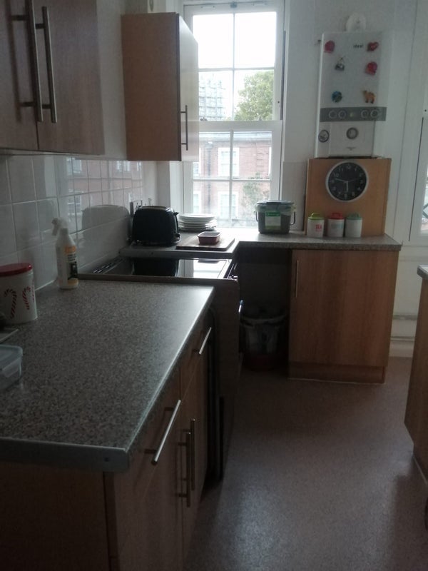 Room St Oswald's Place in Greater London