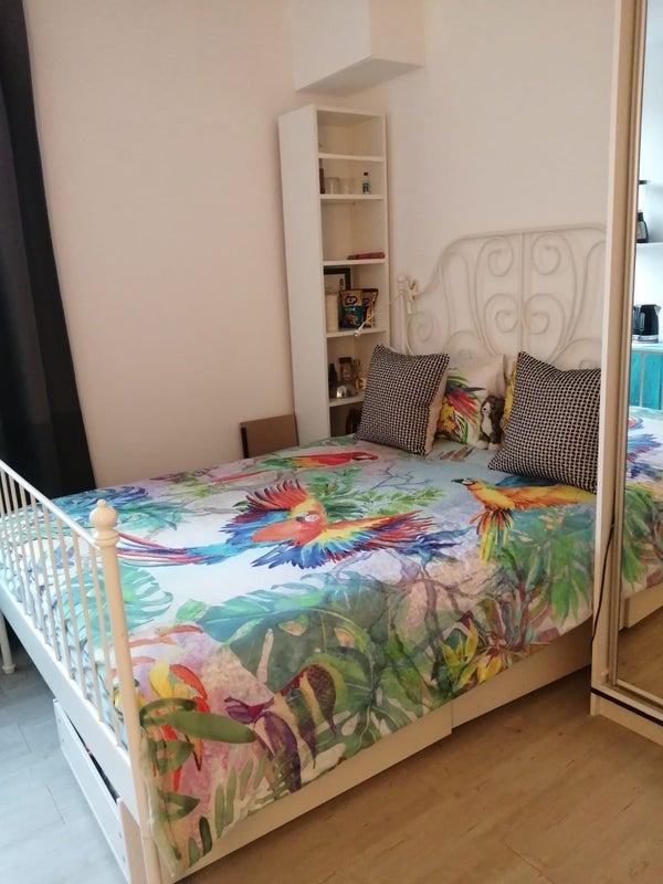 Room St Oswald's Place in Greater London