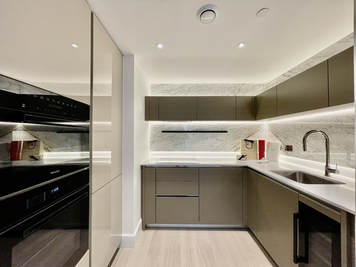Flat Pioneer Way in London