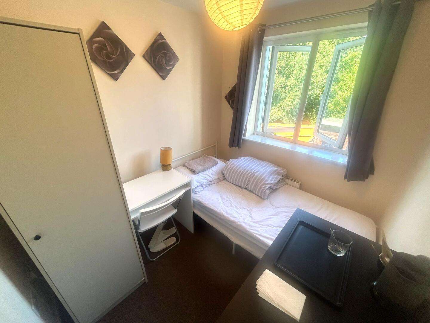 Room Dorney Place in Dartford
