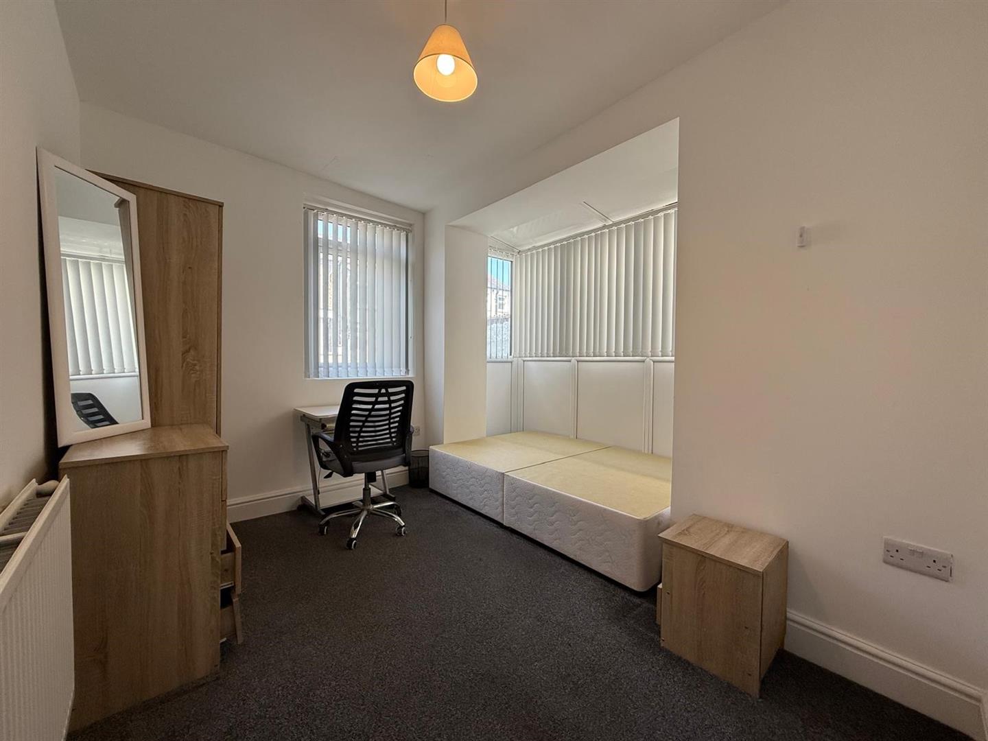 Room Broadway in Lancaster
