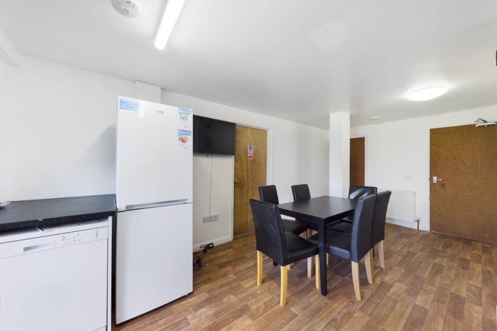 Room Rothersthorpe Road in Northampton
