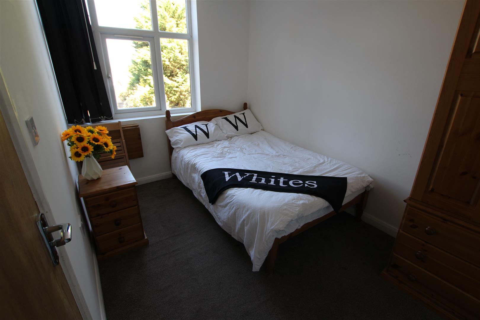 Room Rothersthorpe Road in Northampton