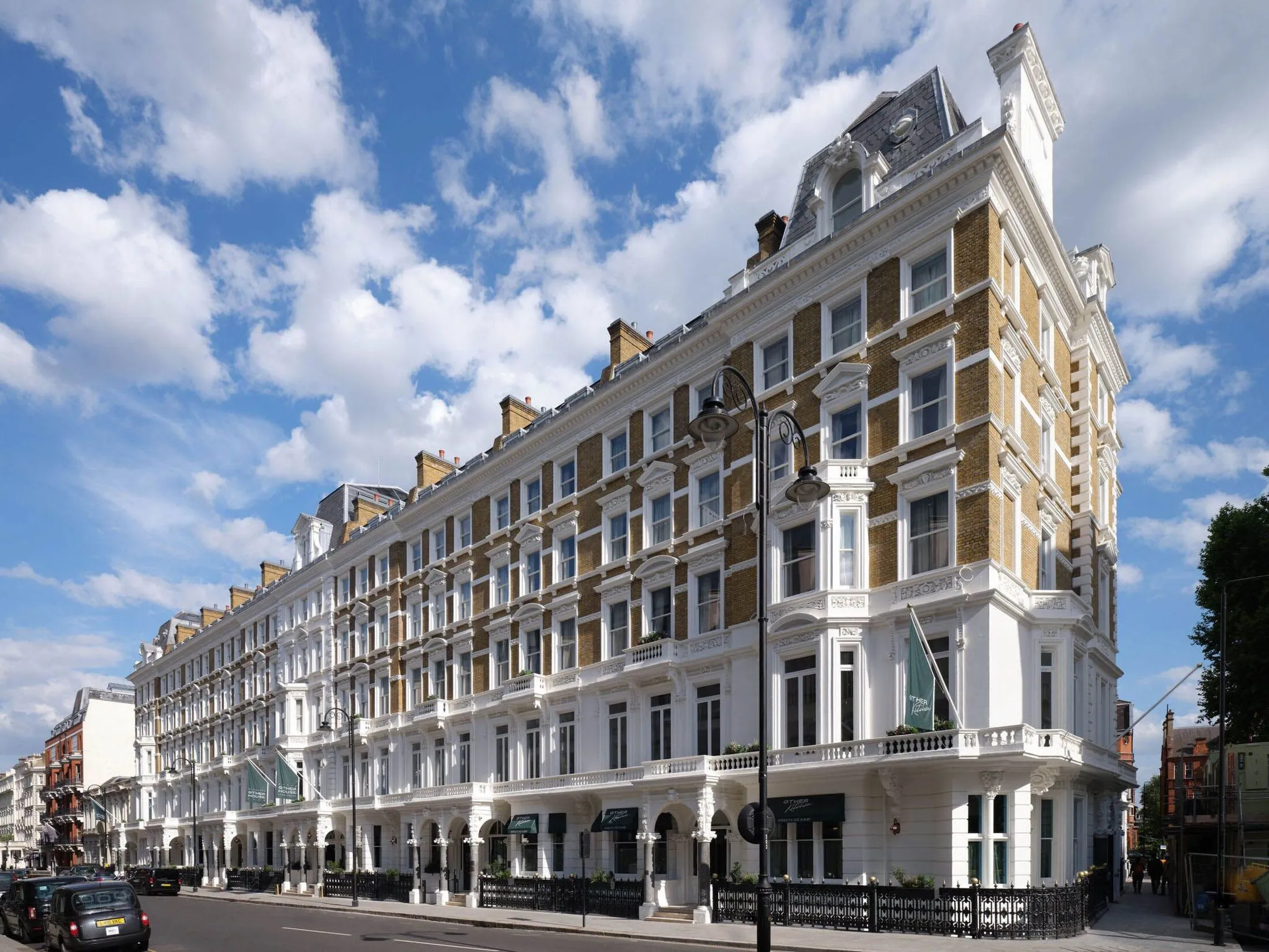Flat Harrington Gardens in Greater London
