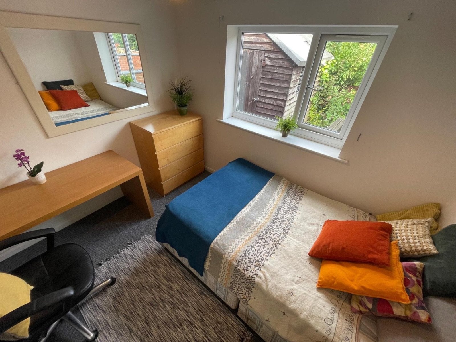 Room Edward Street in Charnwood
