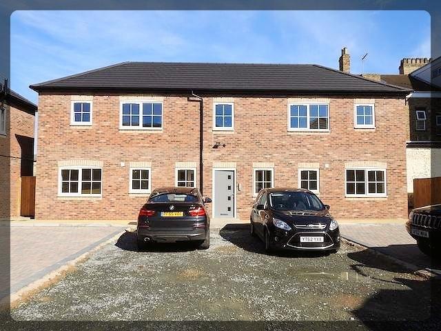 Flat Grosvenor Street in Kingston Upon Hull
