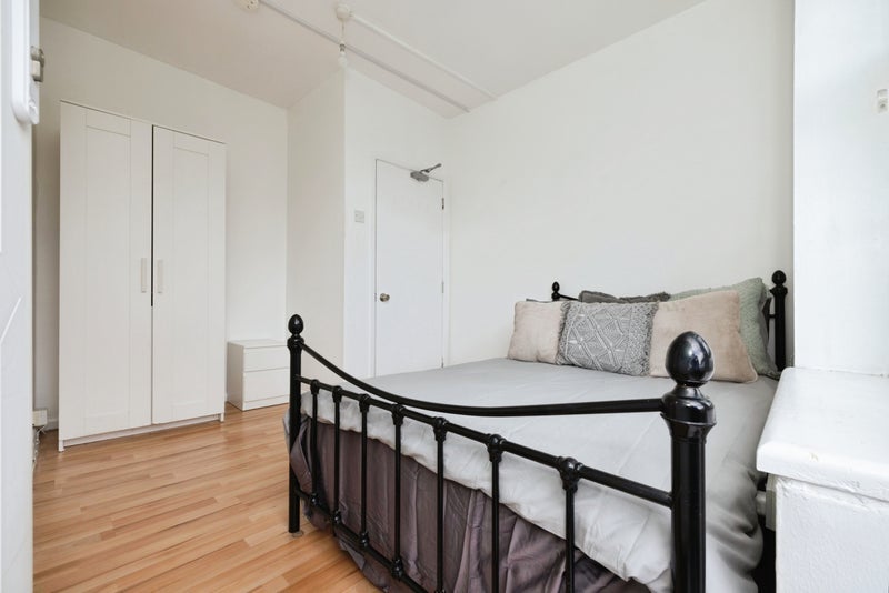 Room Loughborough Road in Greater London