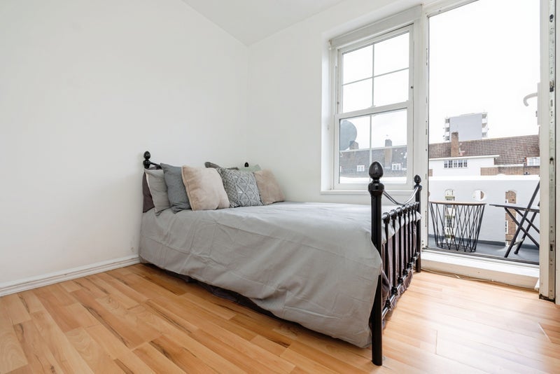Room Loughborough Road in Greater London