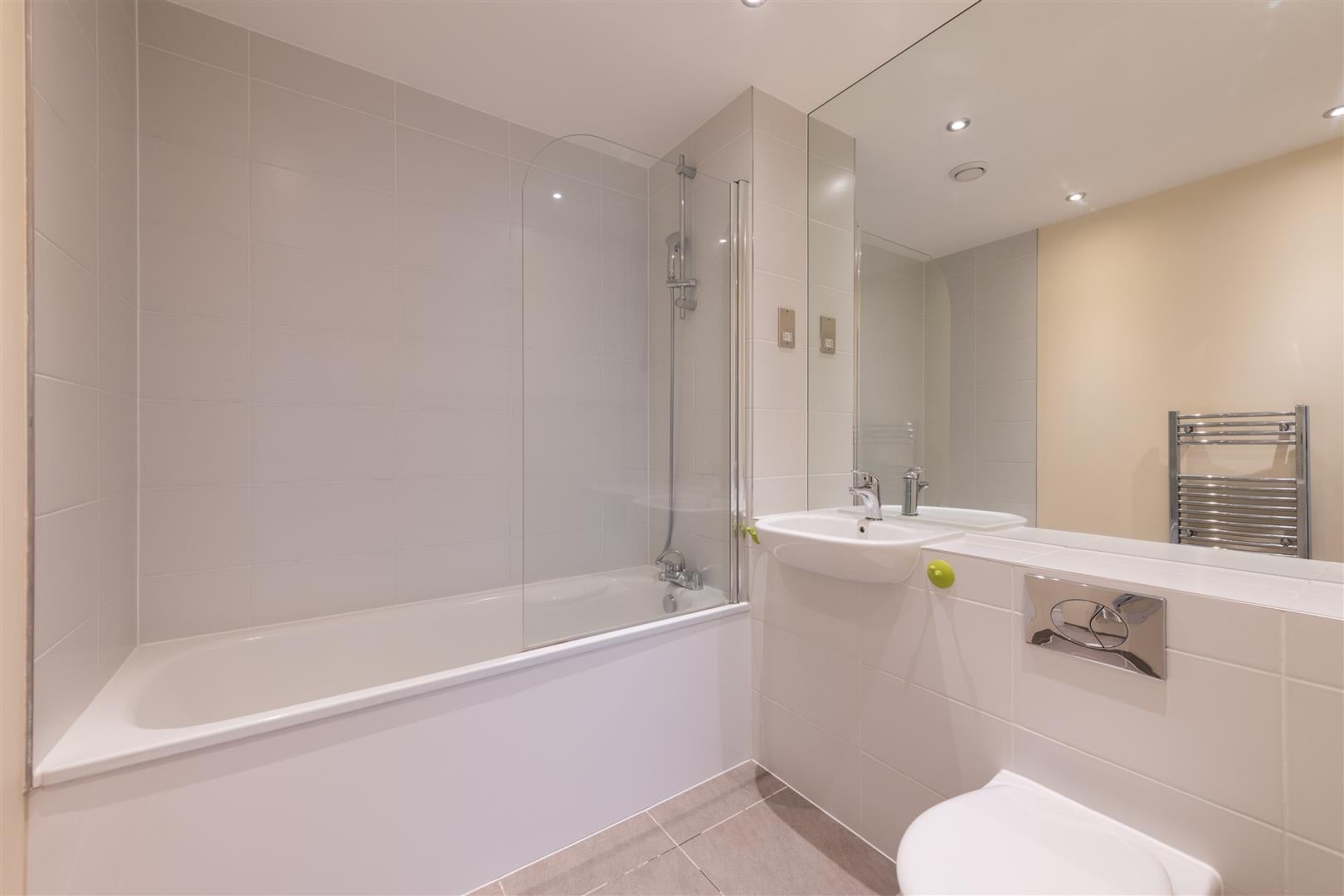 Flat Southbury Road in Greater London