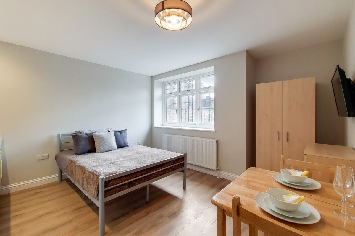 Room Pensbury Street in Greater London