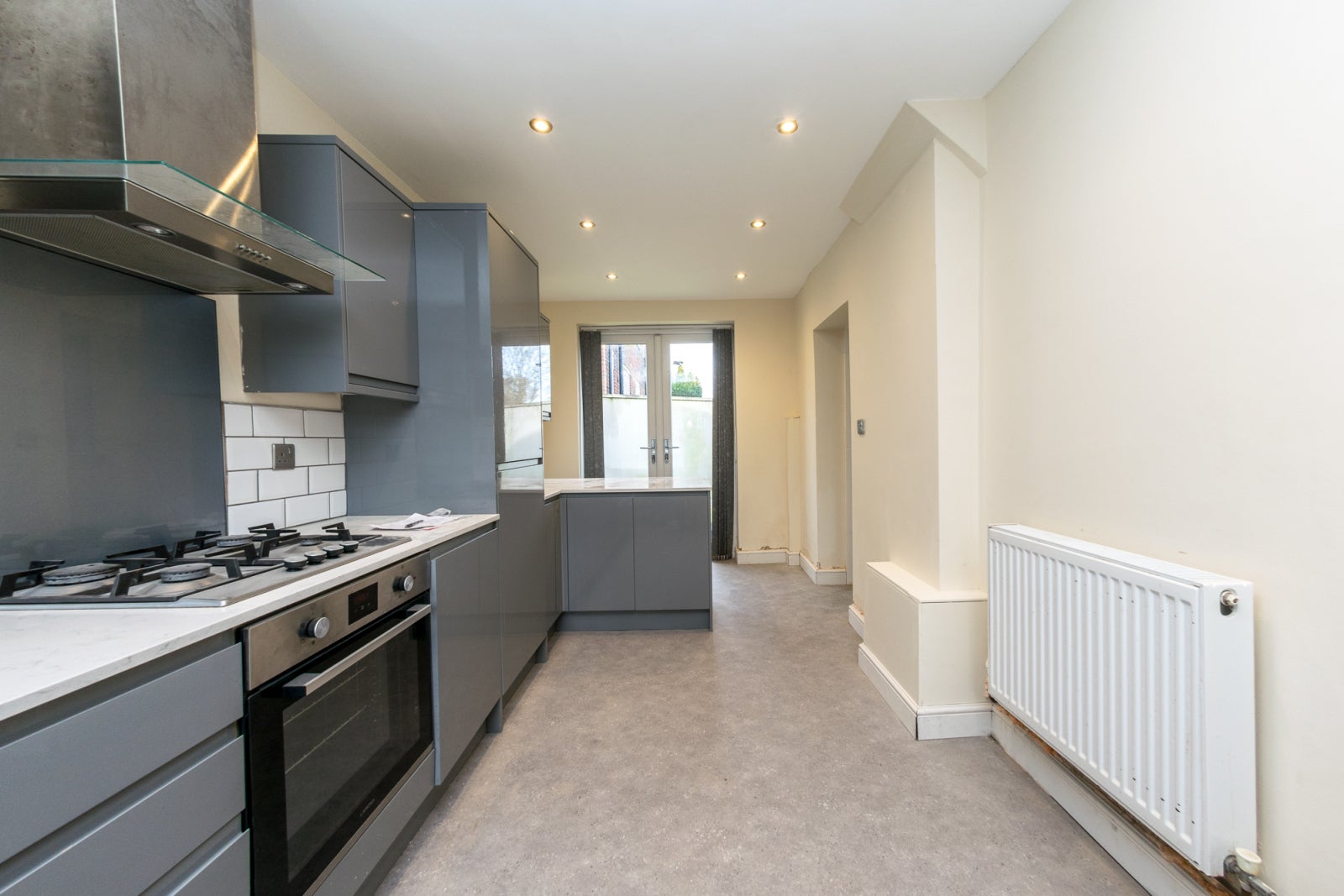 Flat Springbank Crescent in Leeds